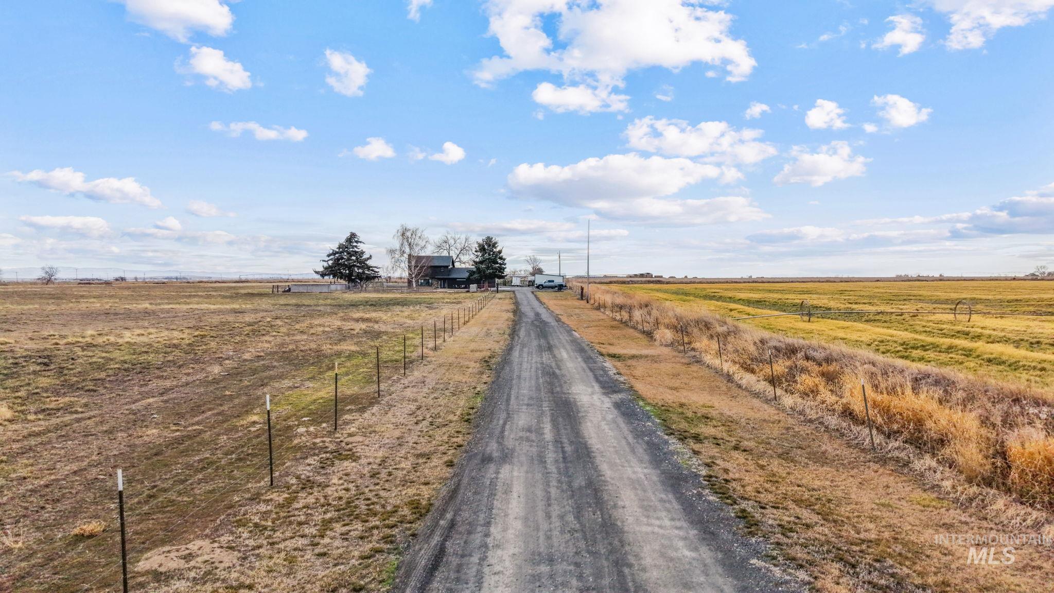 193 HWY 74, Twin Falls, Idaho 83301, 4 Bedrooms, 2 Bathrooms, Residential For Sale, Price $999,999,MLS 98975255