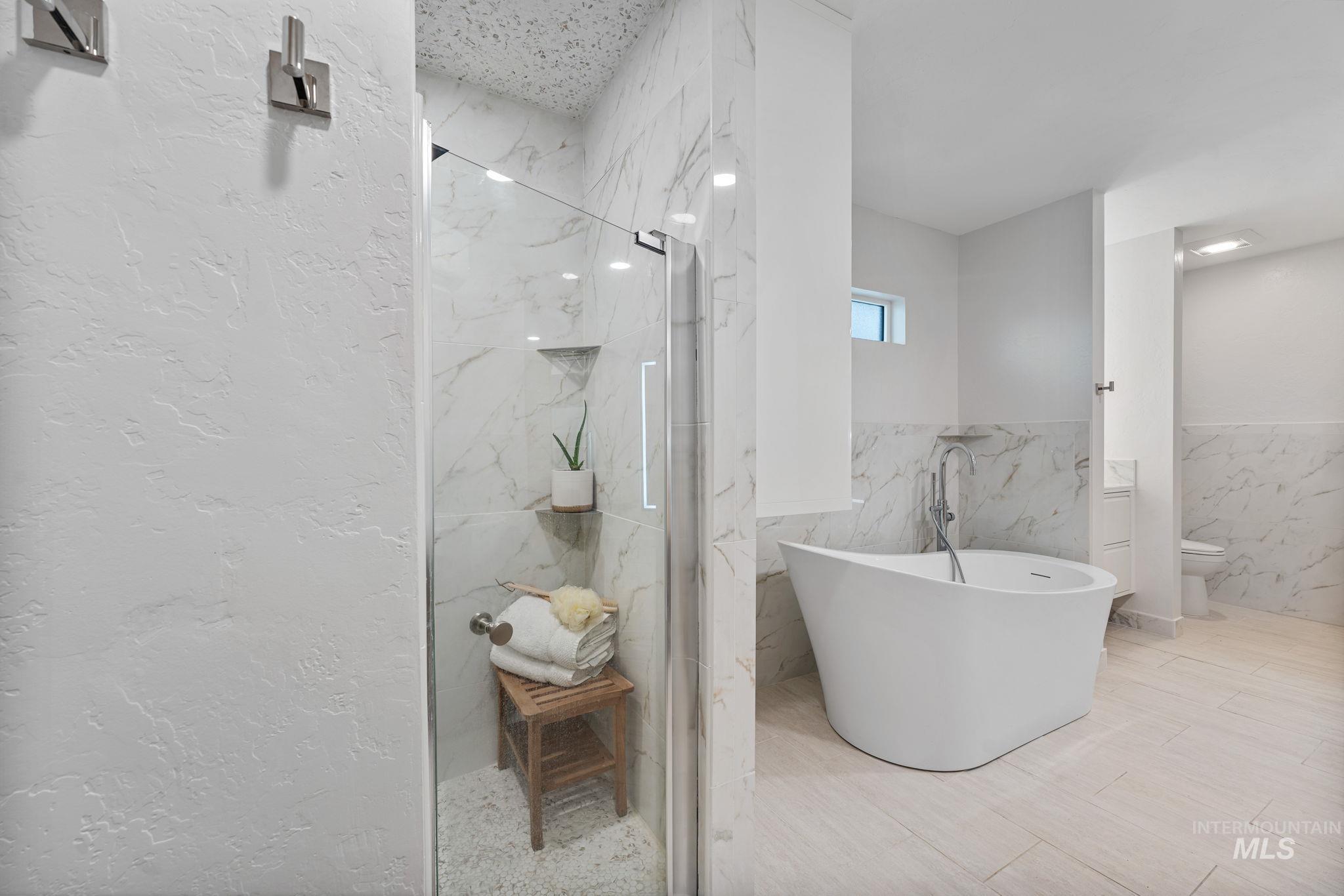 193 HWY 74, Twin Falls, Idaho 83301, 4 Bedrooms, 2 Bathrooms, Residential For Sale, Price $999,999,MLS 98975255