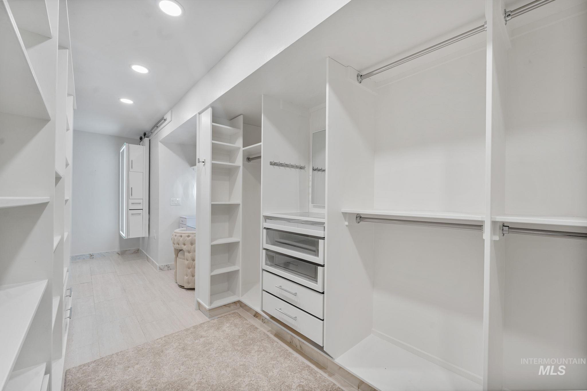 193 HWY 74, Twin Falls, Idaho 83301, 4 Bedrooms, 2 Bathrooms, Residential For Sale, Price $999,999,MLS 98975255