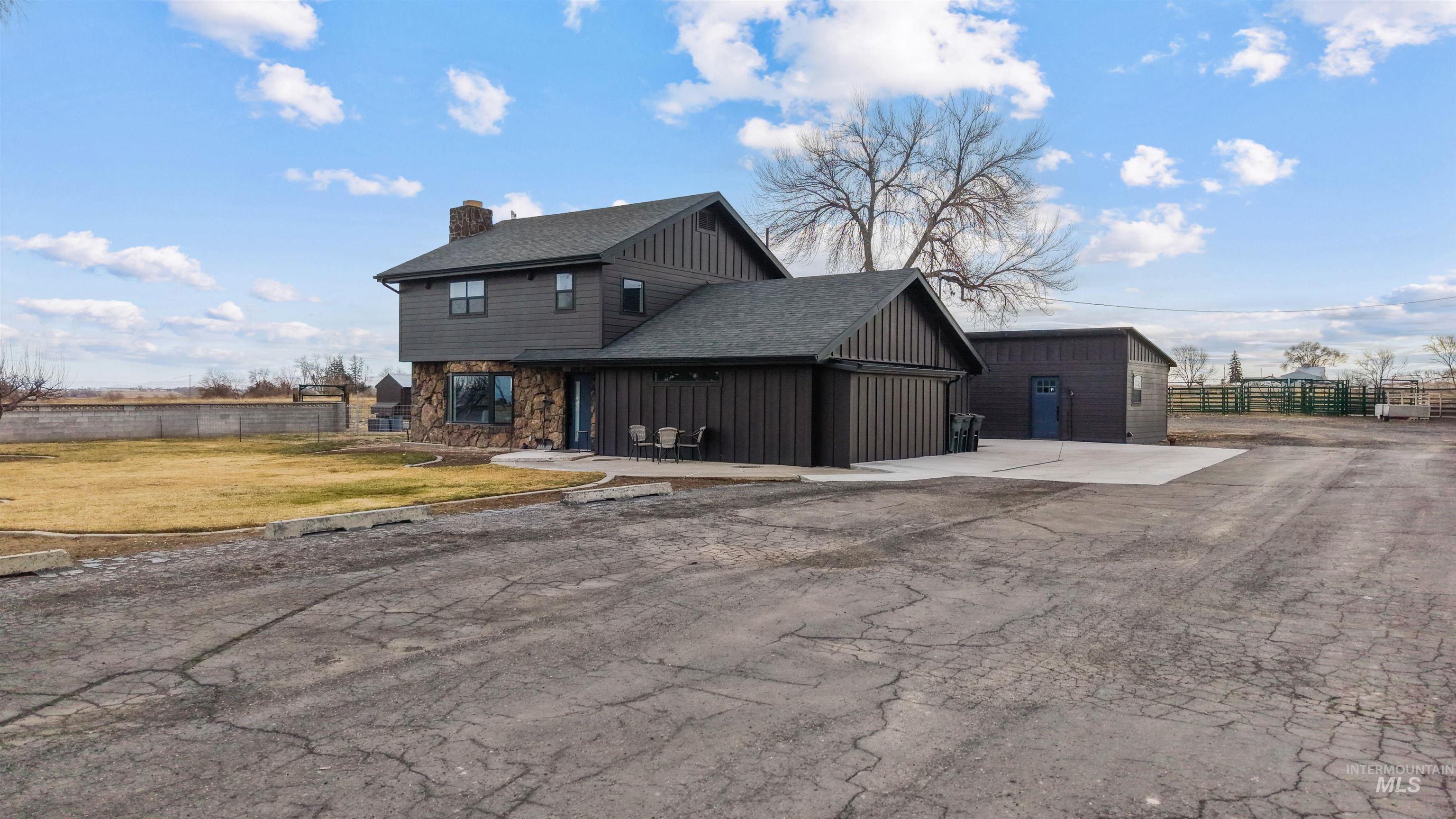 193 HWY 74, Twin Falls, Idaho 83301, 4 Bedrooms, 2 Bathrooms, Residential For Sale, Price $999,999,MLS 98975255