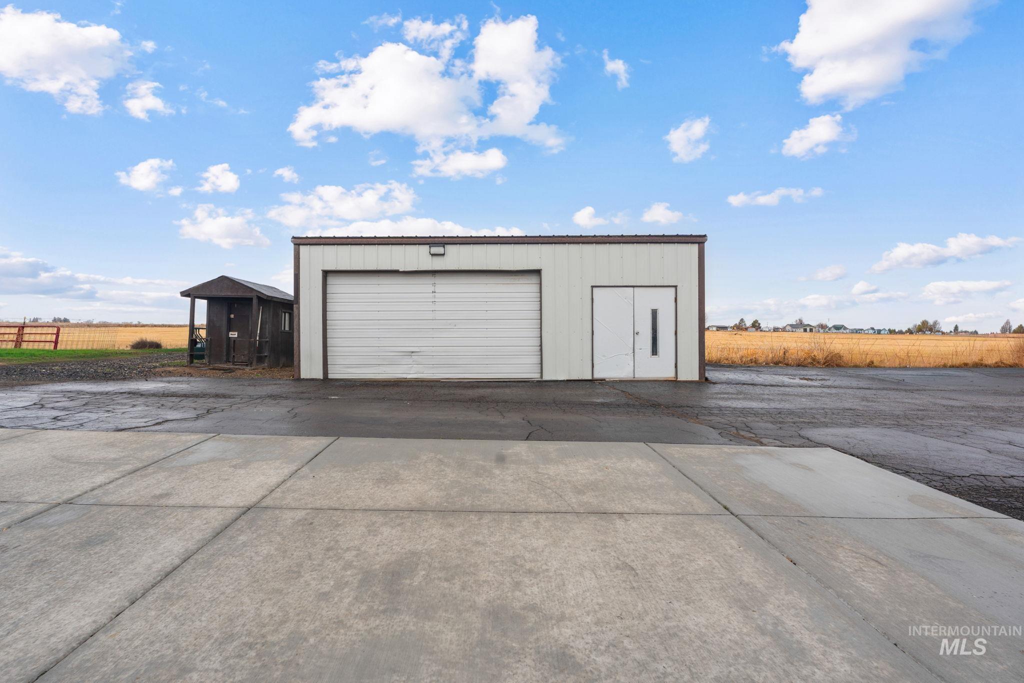 193 HWY 74, Twin Falls, Idaho 83301, 4 Bedrooms, 2 Bathrooms, Residential For Sale, Price $999,999,MLS 98975255