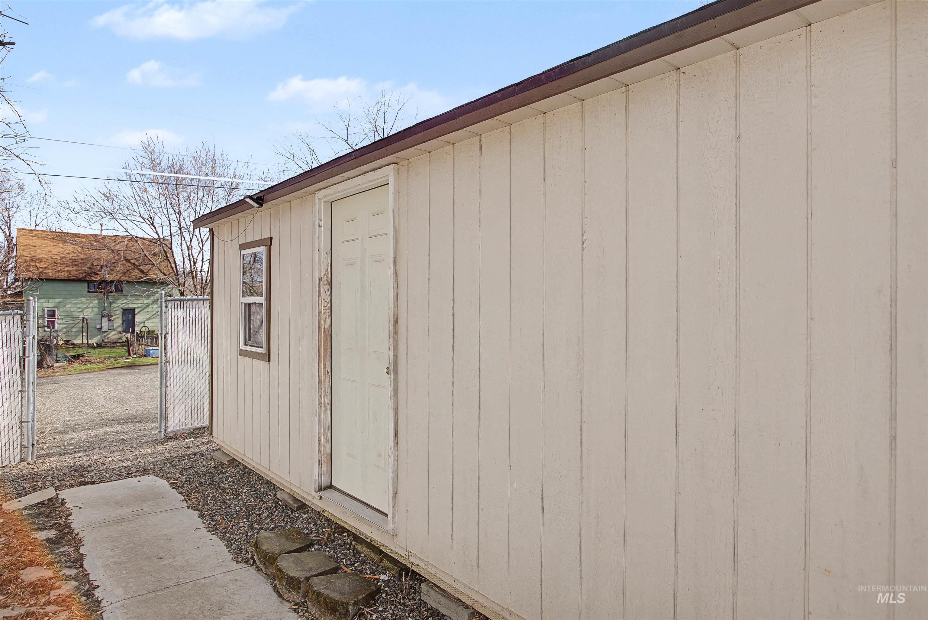 919 9th Street, Clarkston, Washington 99403, 3 Bedrooms, 2 Bathrooms, Residential For Sale, Price $368,000,MLS 98975256