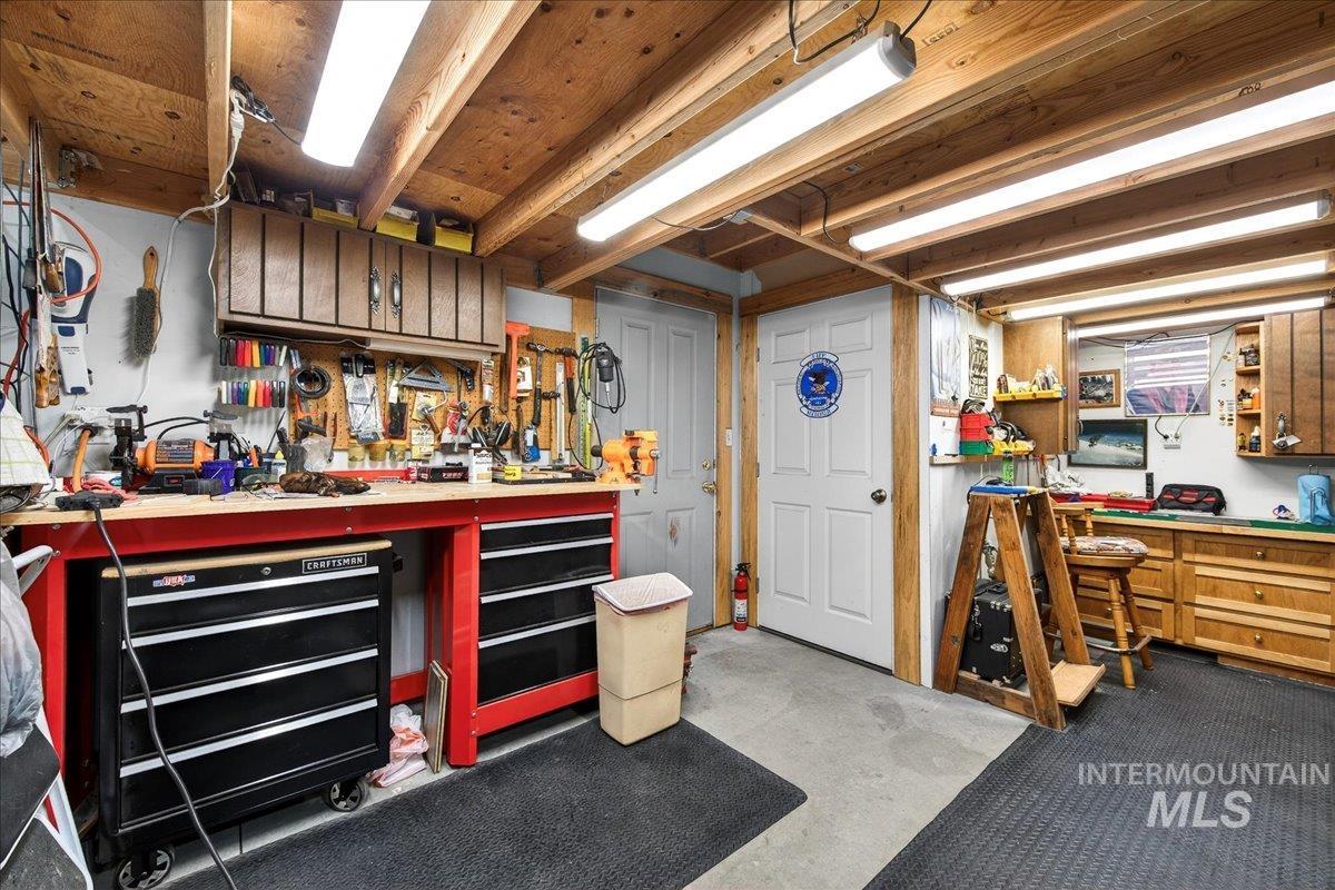 7901 S Chisum Way, Meridian, Idaho 83642, 3 Bedrooms, 2 Bathrooms, Residential For Sale, Price $825,000,MLS 98975257