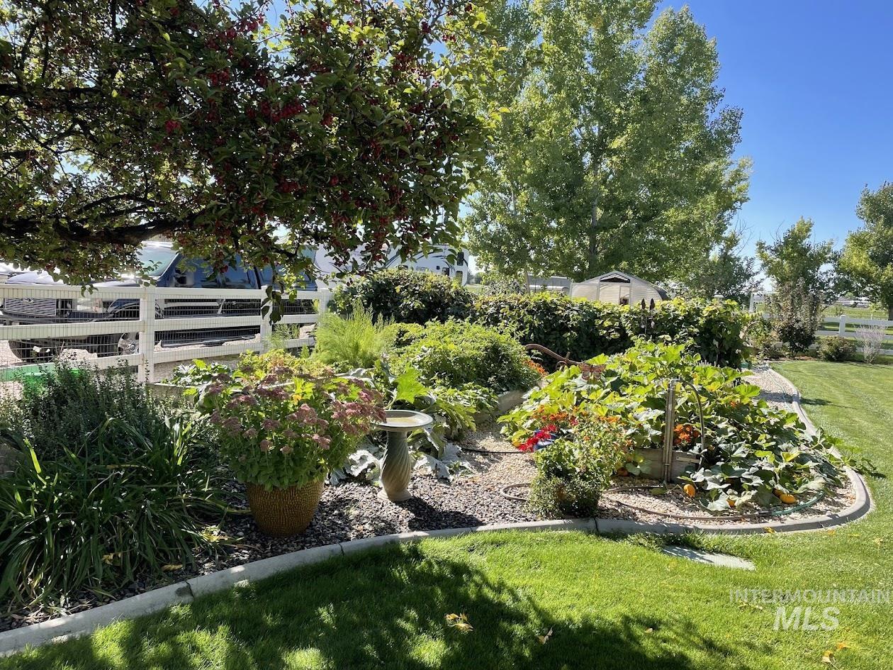 7901 S Chisum Way, Meridian, Idaho 83642, 3 Bedrooms, 2 Bathrooms, Residential For Sale, Price $825,000,MLS 98975257