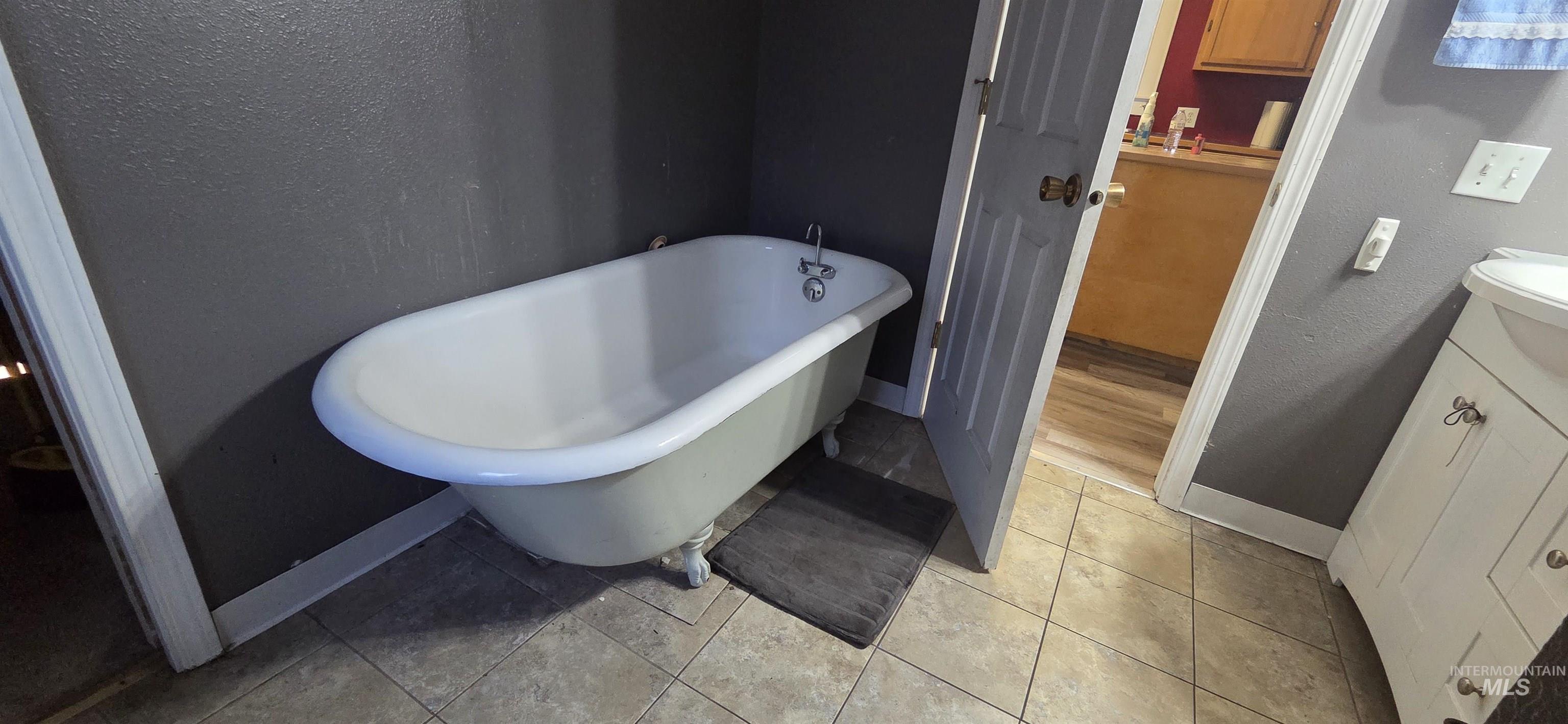 226 3rd Street, Lewiston, Idaho 83501, 2 Bedrooms, 1 Bathroom, Residential For Sale, Price $239,900,MLS 98975258