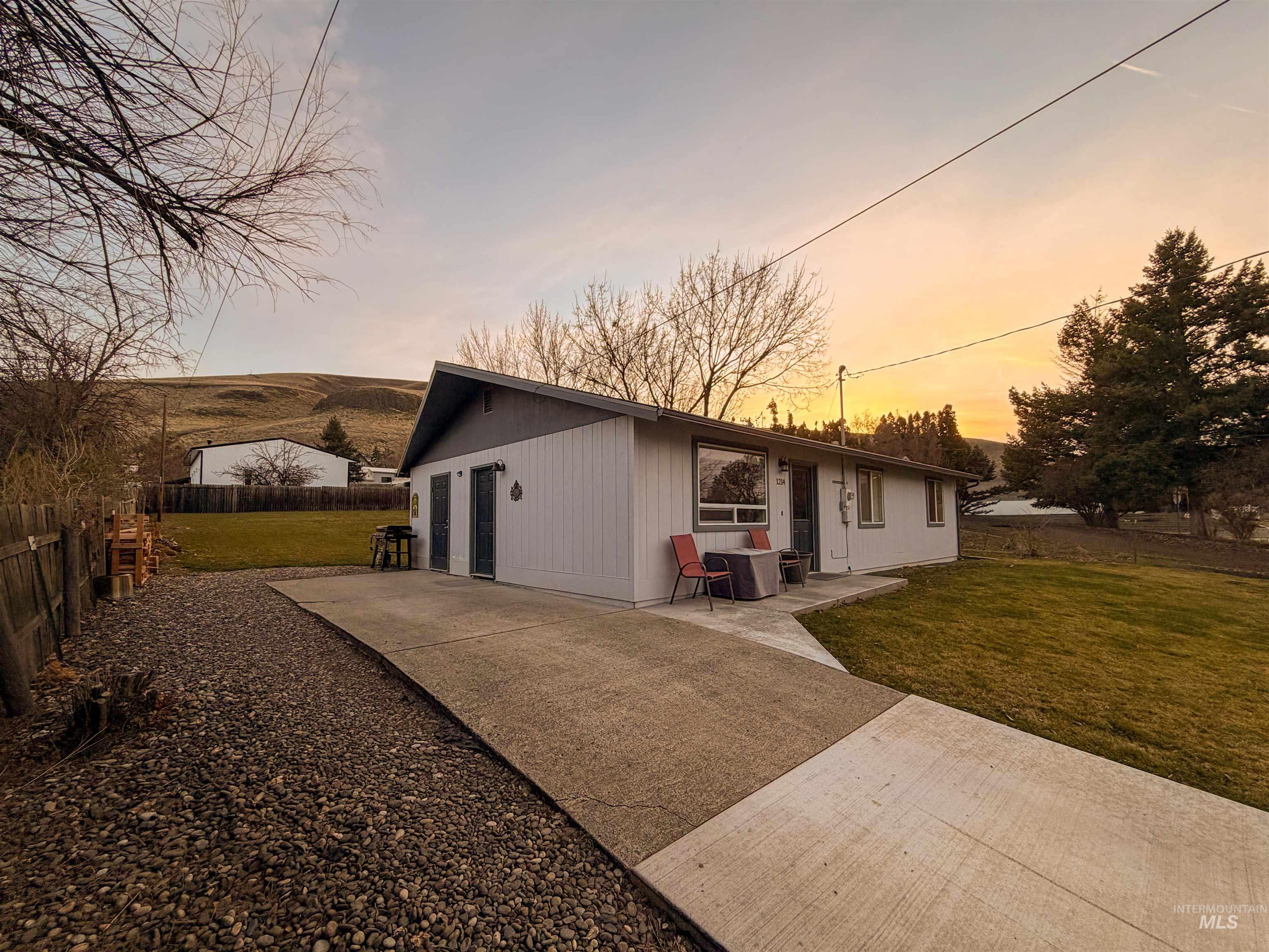 1214 3rd St, Asotin, Washington 99402, 3 Bedrooms, 1 Bathroom, Residential For Sale, Price $339,000,MLS 98975259