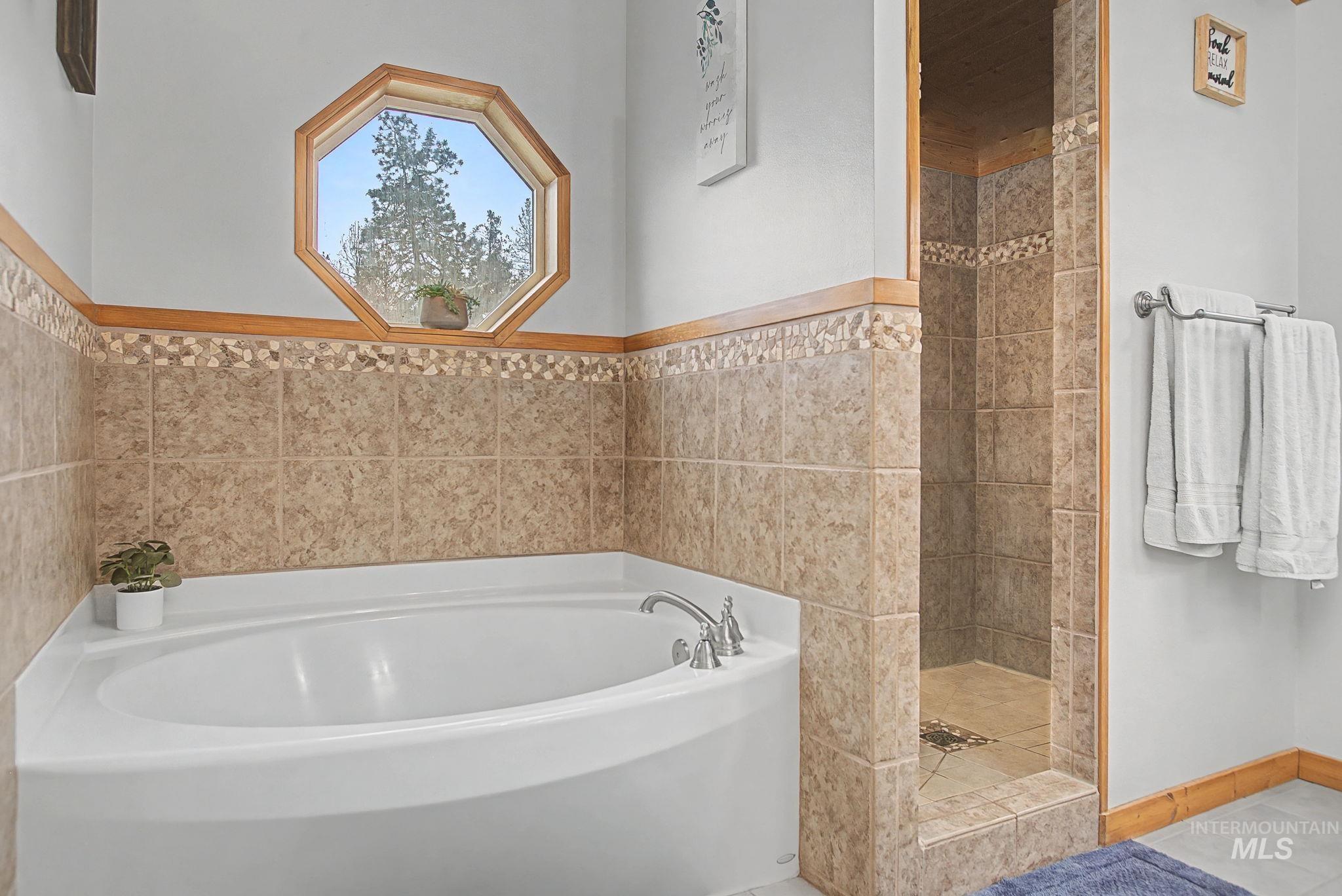 20485 Cottontail Lane, Culdesac, Idaho 83524, 4 Bedrooms, 3 Bathrooms, Residential For Sale, Price $825,000, 98975260