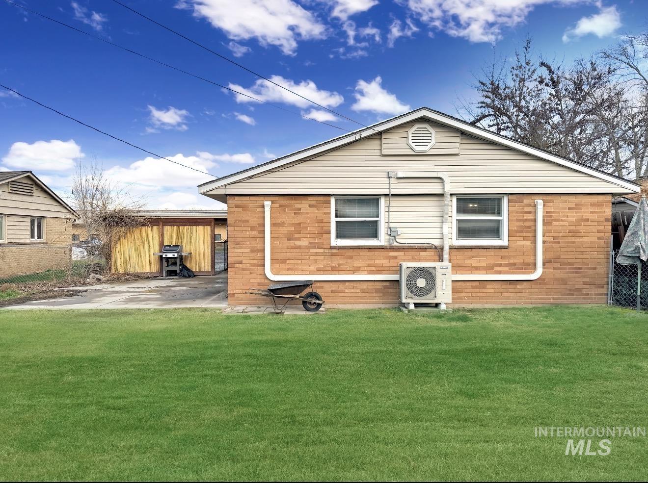 1126 4th St, Clarkston, Washington 99403, 2 Bedrooms, 1 Bathroom, Residential For Sale, Price $299,000,MLS 98975261