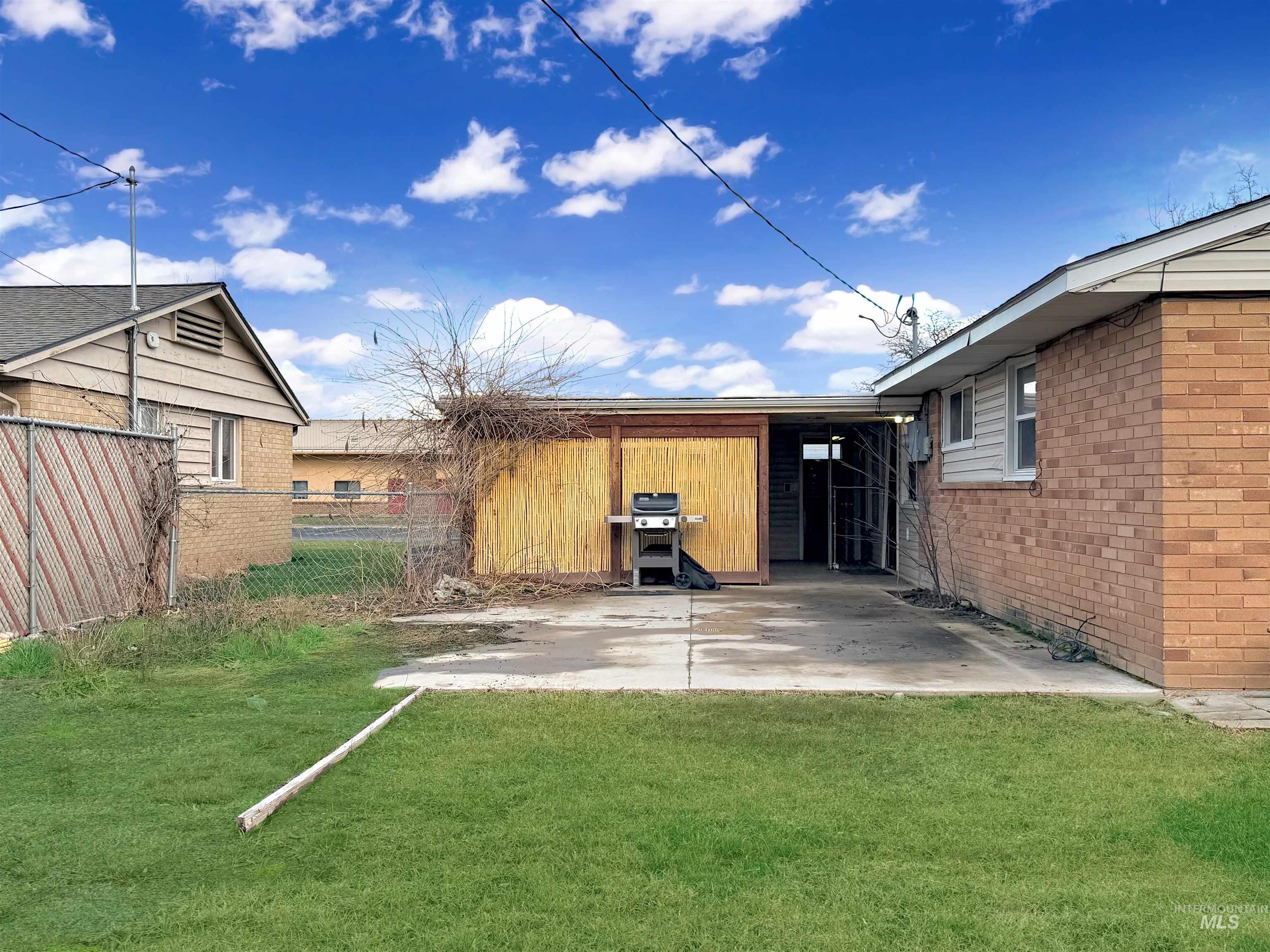 1126 4th St, Clarkston, Washington 99403, 2 Bedrooms, 1 Bathroom, Residential For Sale, Price $299,000,MLS 98975261