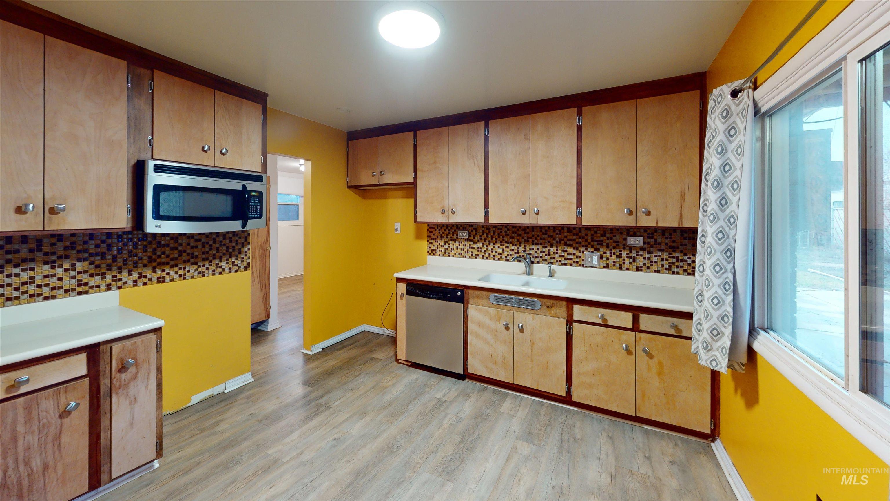 1126 4th St, Clarkston, Washington 99403, 2 Bedrooms, 1 Bathroom, Residential For Sale, Price $299,000,MLS 98975261