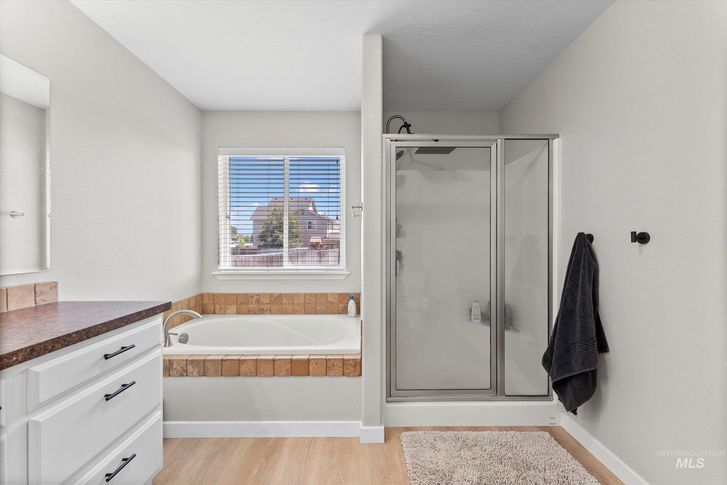 9290 S Cherry Apple, Kuna, Idaho 83634, 6 Bedrooms, 3.5 Bathrooms, Residential For Sale, Price $600,000,MLS 98975262