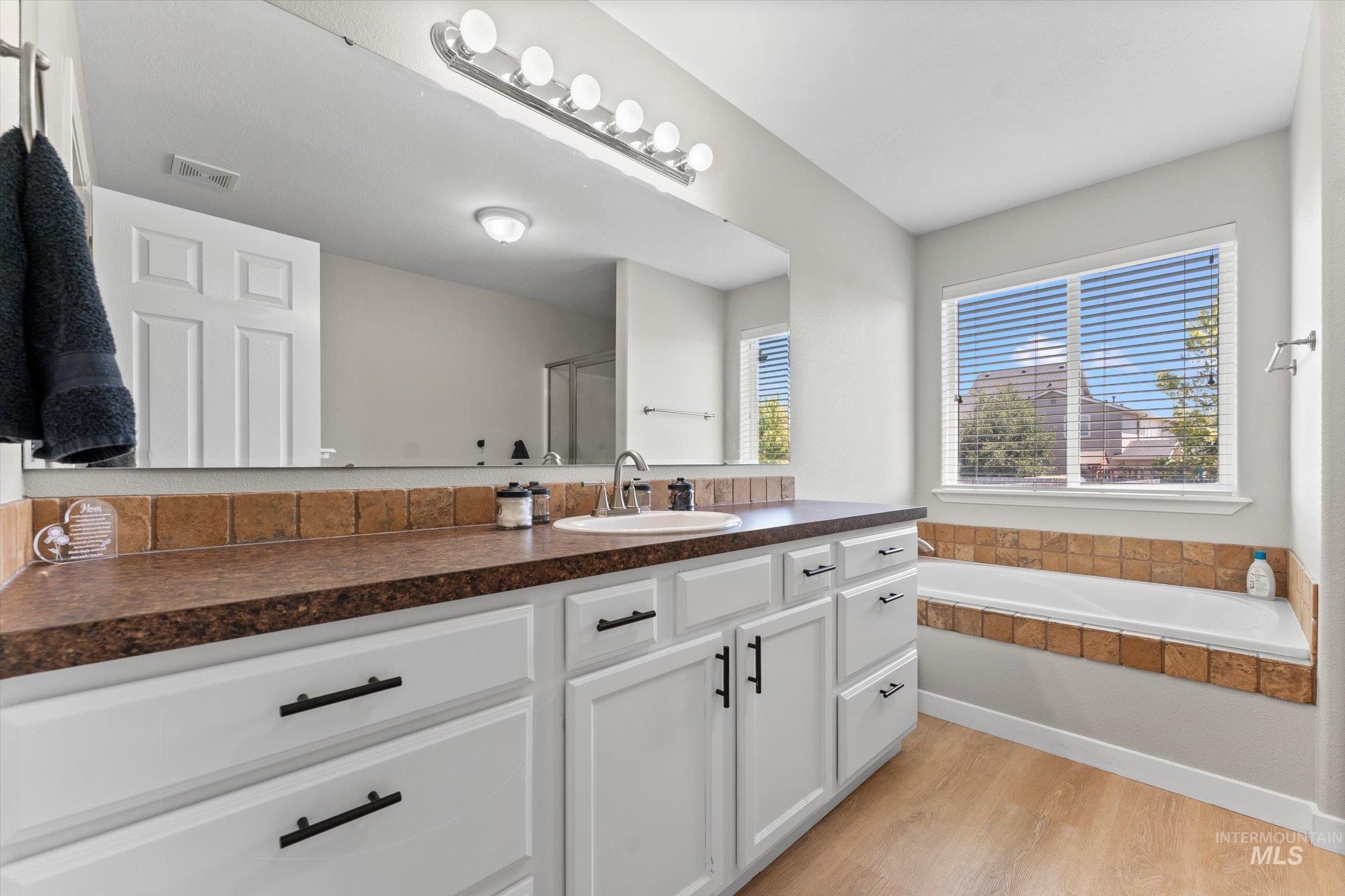 9290 S Cherry Apple, Kuna, Idaho 83634, 6 Bedrooms, 3.5 Bathrooms, Residential For Sale, Price $600,000,MLS 98975262