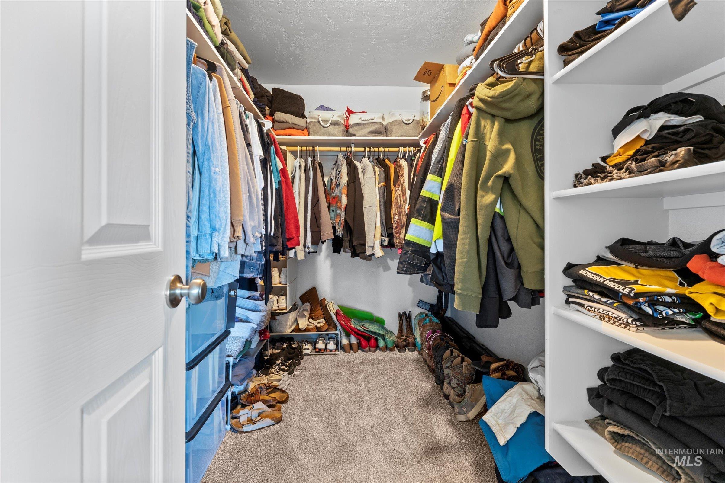 9290 S Cherry Apple, Kuna, Idaho 83634, 6 Bedrooms, 3.5 Bathrooms, Residential For Sale, Price $600,000,MLS 98975262