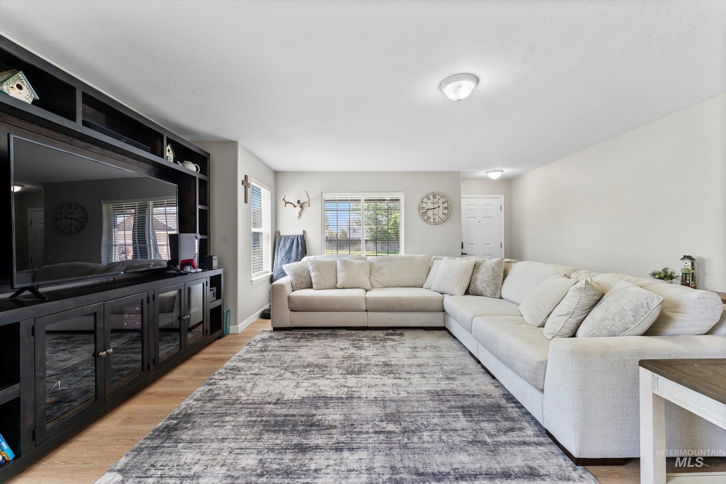 9290 S Cherry Apple, Kuna, Idaho 83634, 6 Bedrooms, 3.5 Bathrooms, Residential For Sale, Price $600,000,MLS 98975262