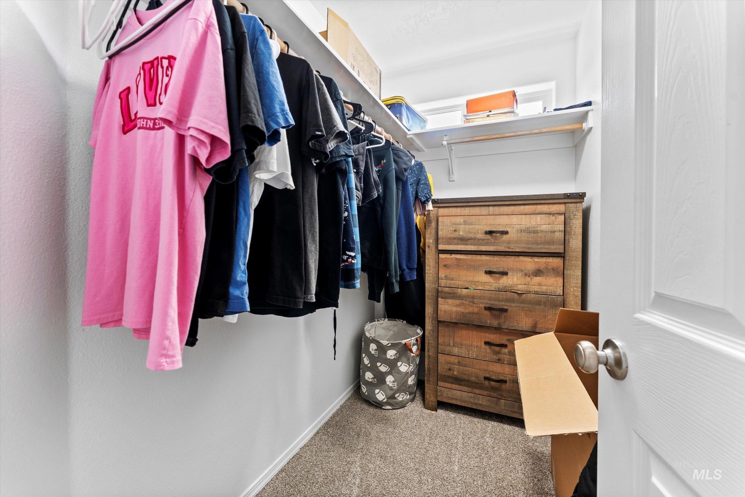 9290 S Cherry Apple, Kuna, Idaho 83634, 6 Bedrooms, 3.5 Bathrooms, Residential For Sale, Price $600,000,MLS 98975262