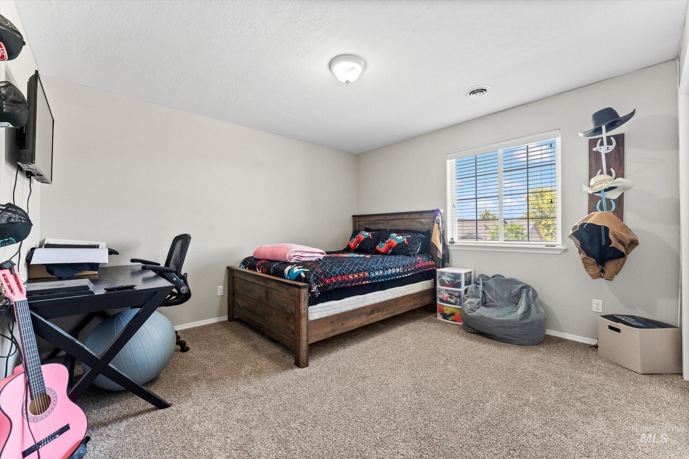 9290 S Cherry Apple, Kuna, Idaho 83634, 6 Bedrooms, 3.5 Bathrooms, Residential For Sale, Price $600,000,MLS 98975262