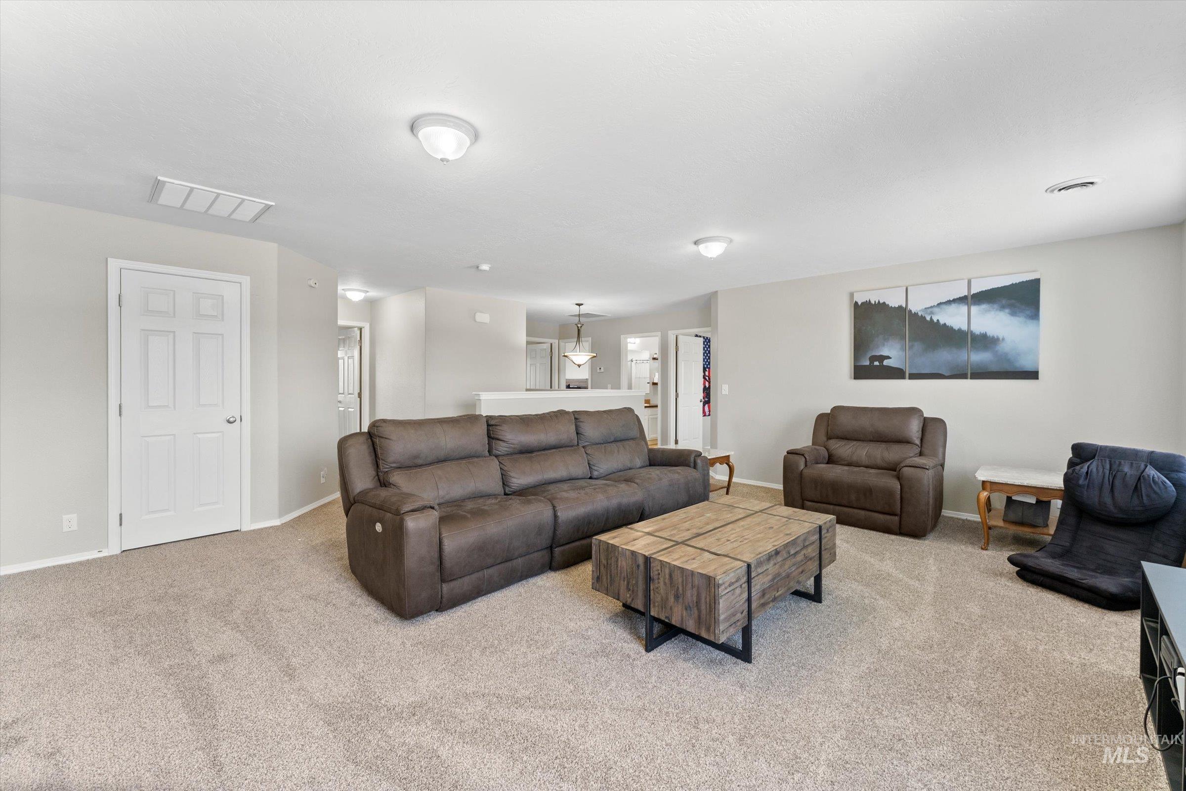 9290 S Cherry Apple, Kuna, Idaho 83634, 6 Bedrooms, 3.5 Bathrooms, Residential For Sale, Price $600,000,MLS 98975262