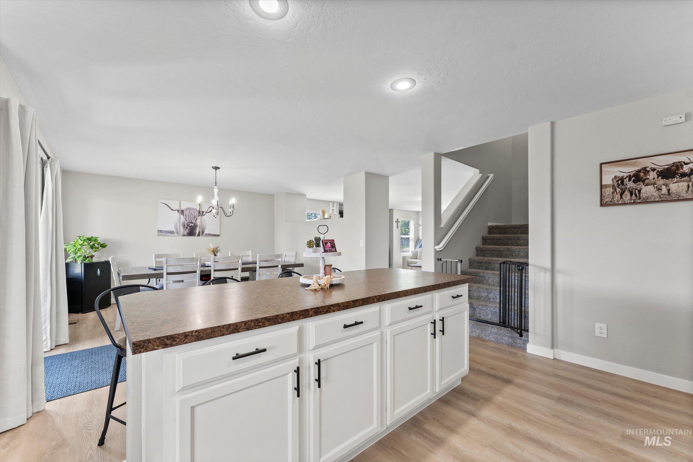 9290 S Cherry Apple, Kuna, Idaho 83634, 6 Bedrooms, 3.5 Bathrooms, Residential For Sale, Price $600,000,MLS 98975262