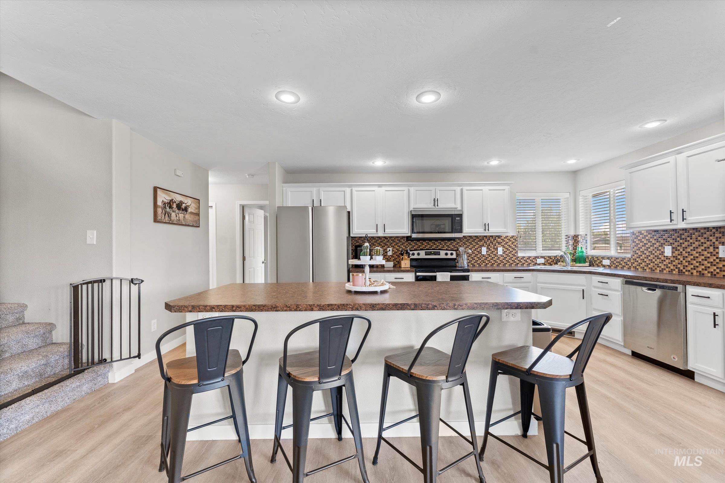 9290 S Cherry Apple, Kuna, Idaho 83634, 6 Bedrooms, 3.5 Bathrooms, Residential For Sale, Price $600,000,MLS 98975262