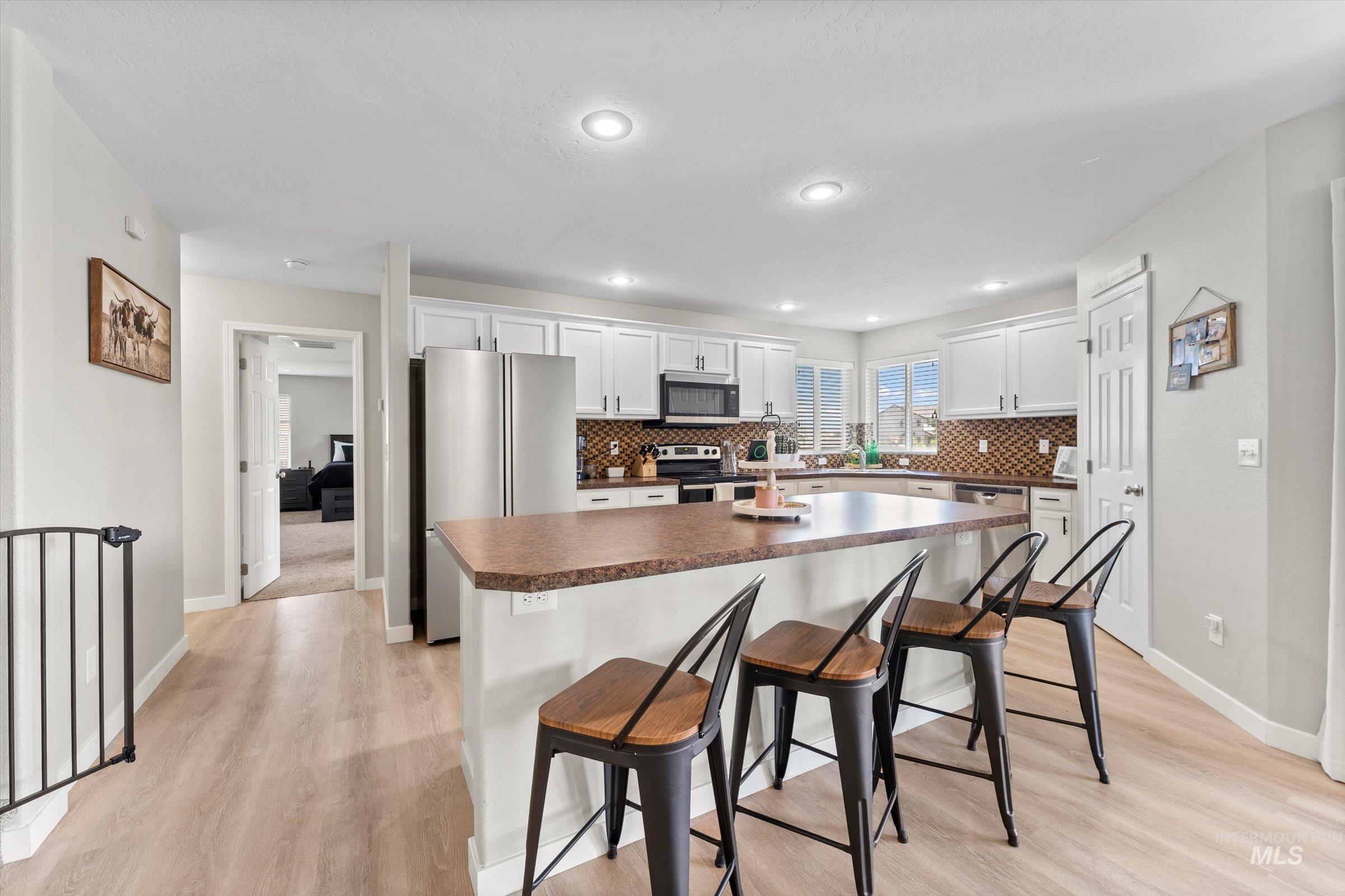 9290 S Cherry Apple, Kuna, Idaho 83634, 6 Bedrooms, 3.5 Bathrooms, Residential For Sale, Price $600,000,MLS 98975262