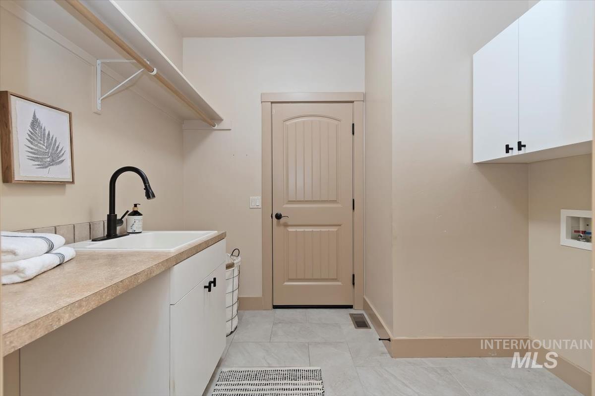 898 E Segundo, Meridian, Idaho 83646, 4 Bedrooms, 2 Bathrooms, Residential For Sale, Price $599,900,MLS 98975263