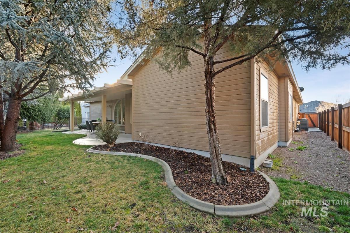 898 E Segundo, Meridian, Idaho 83646, 4 Bedrooms, 2 Bathrooms, Residential For Sale, Price $599,900,MLS 98975263