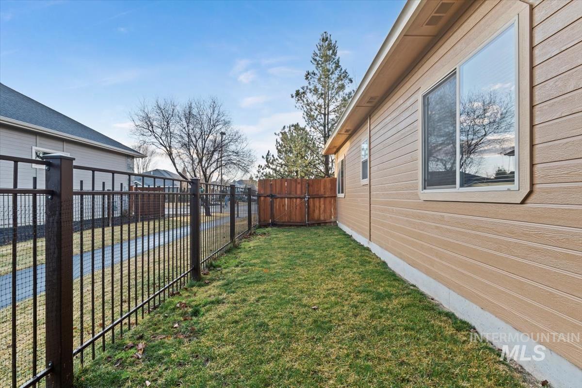 898 E Segundo, Meridian, Idaho 83646, 4 Bedrooms, 2 Bathrooms, Residential For Sale, Price $599,900,MLS 98975263