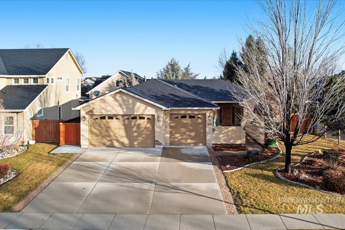 898 E Segundo, Meridian, Idaho 83646, 4 Bedrooms, 2 Bathrooms, Residential For Sale, Price $599,900,MLS 98975263
