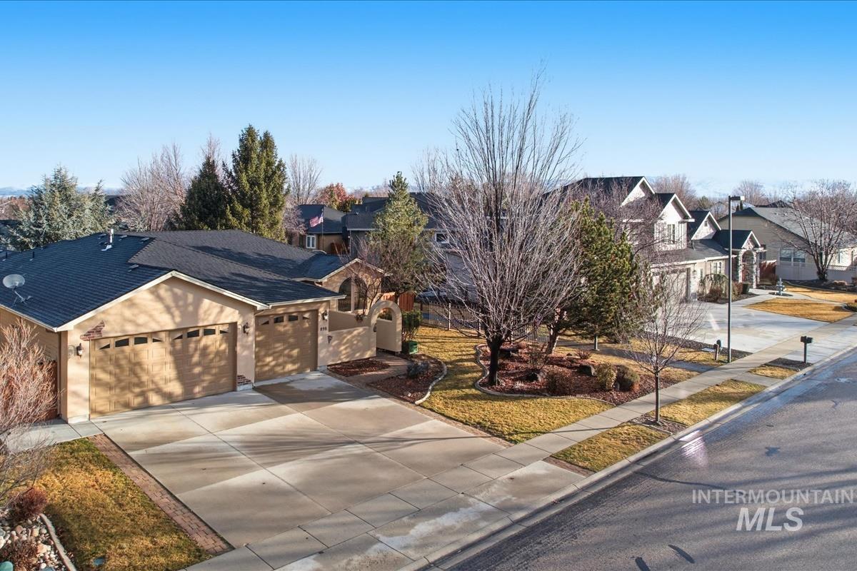 898 E Segundo, Meridian, Idaho 83646, 4 Bedrooms, 2 Bathrooms, Residential For Sale, Price $599,900,MLS 98975263