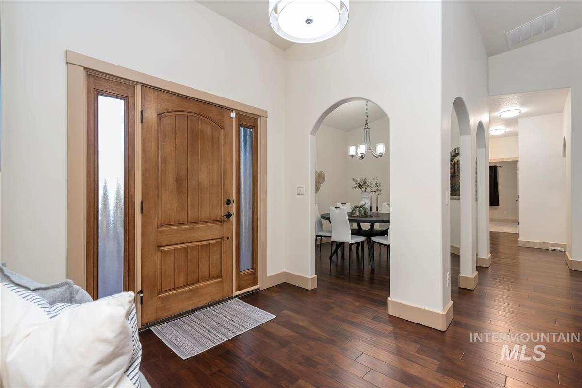 898 E Segundo, Meridian, Idaho 83646, 4 Bedrooms, 2 Bathrooms, Residential For Sale, Price $599,900,MLS 98975263