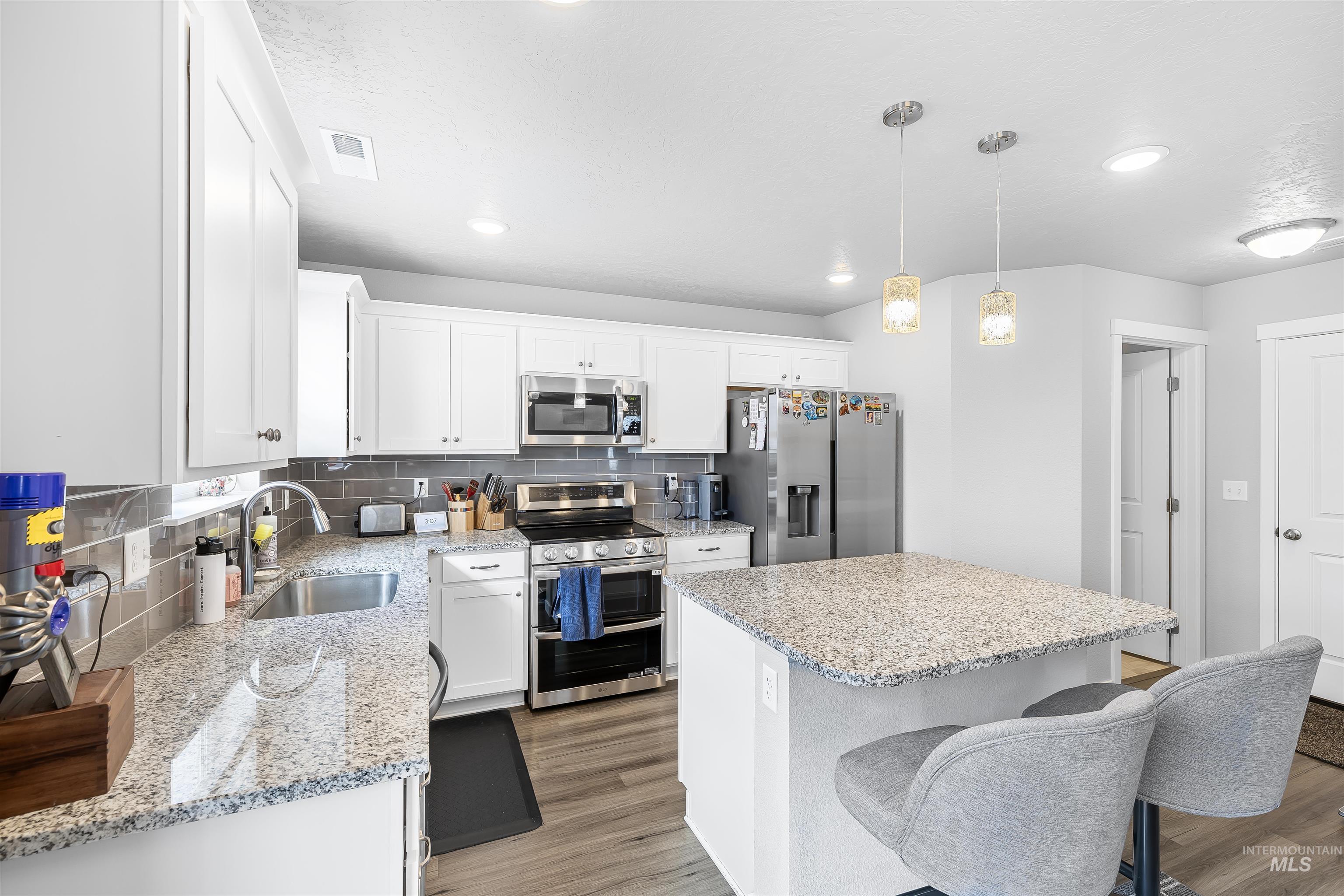 15205 N Renae Way, Nampa, Idaho 83651, 3 Bedrooms, 2.5 Bathrooms, Residential For Sale, Price $385,000, 98975264