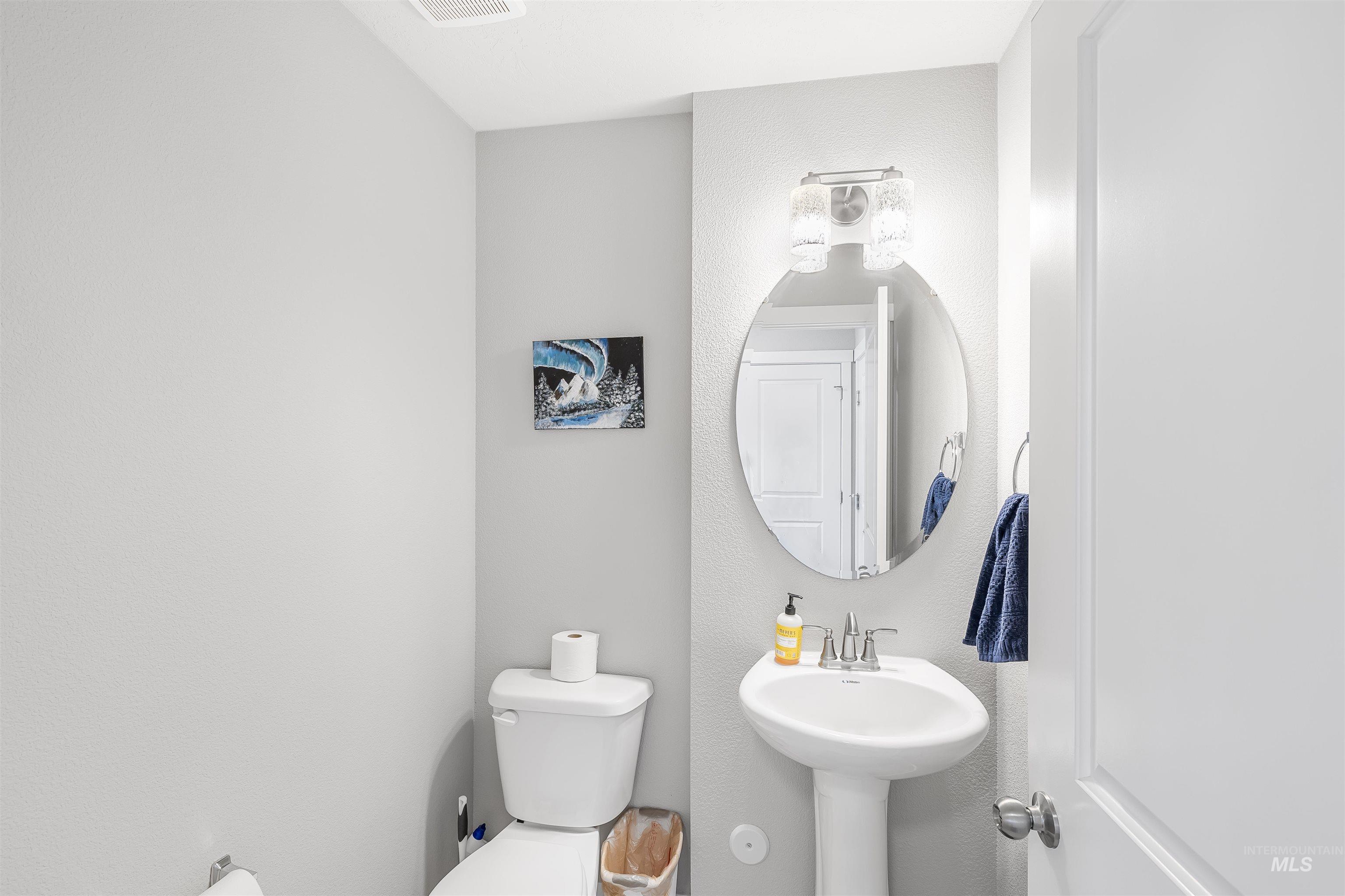 15205 N Renae Way, Nampa, Idaho 83651, 3 Bedrooms, 2.5 Bathrooms, Residential For Sale, Price $385,000, 98975264