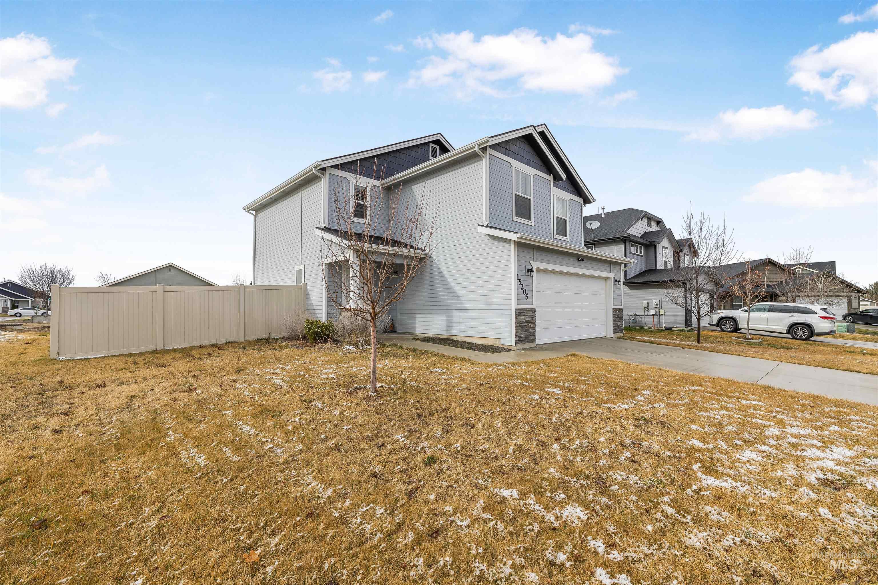 15205 N Renae Way, Nampa, Idaho 83651, 3 Bedrooms, 2.5 Bathrooms, Residential For Sale, Price $385,000, 98975264