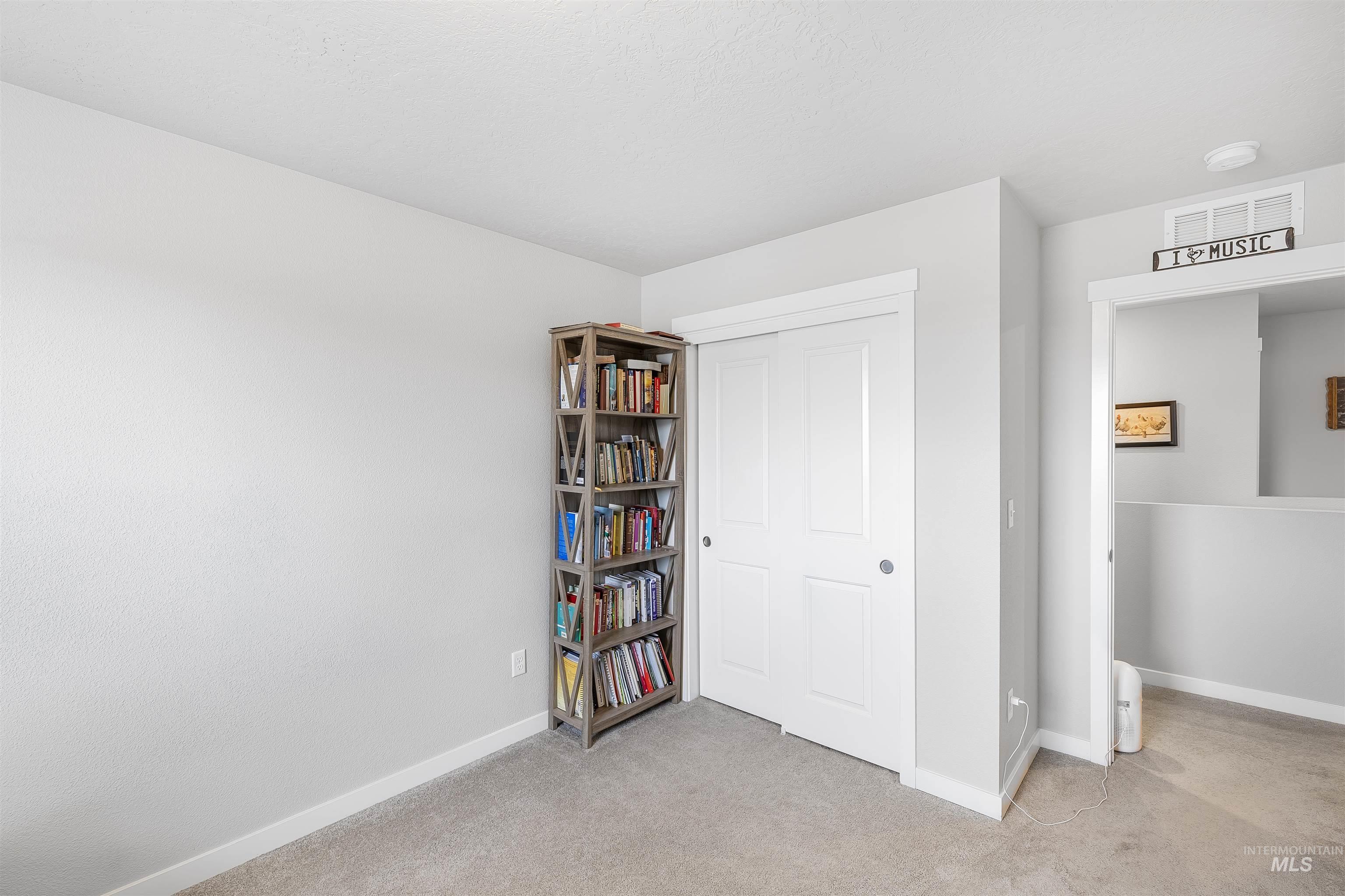 15205 N Renae Way, Nampa, Idaho 83651, 3 Bedrooms, 2.5 Bathrooms, Residential For Sale, Price $385,000, 98975264