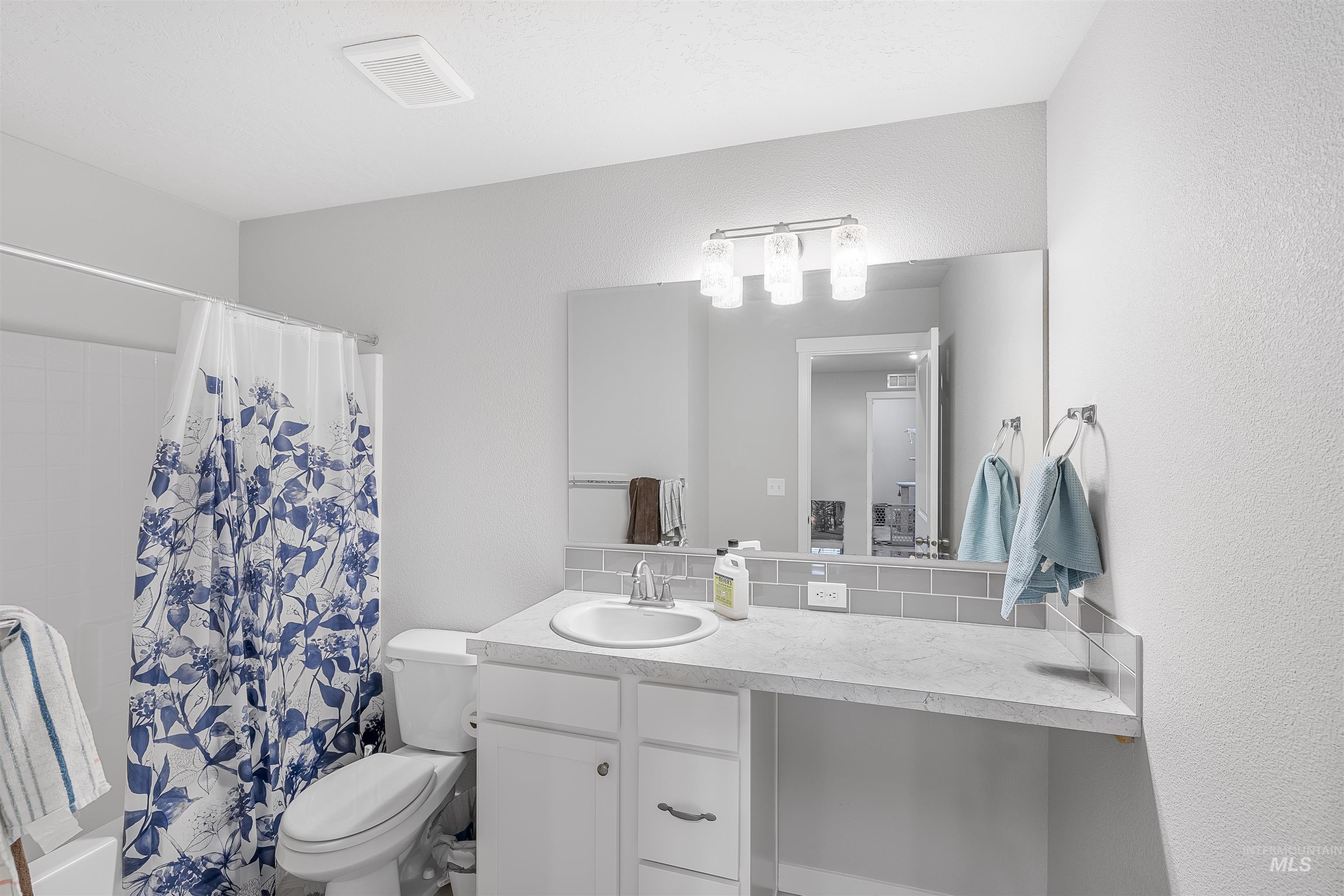 15205 N Renae Way, Nampa, Idaho 83651, 3 Bedrooms, 2.5 Bathrooms, Residential For Sale, Price $385,000, 98975264