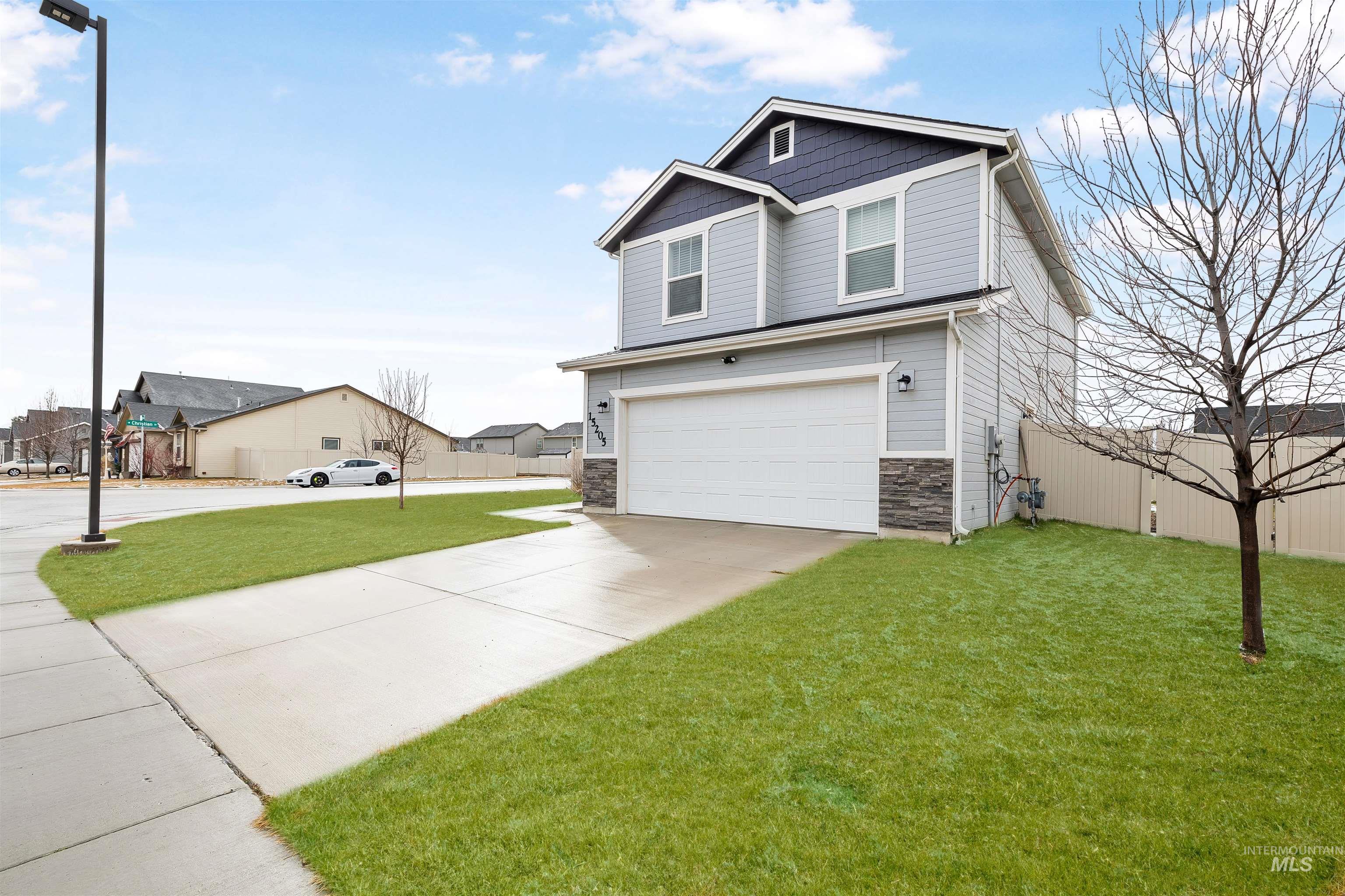 15205 N Renae Way, Nampa, Idaho 83651, 3 Bedrooms, 2.5 Bathrooms, Residential For Sale, Price $385,000, 98975264
