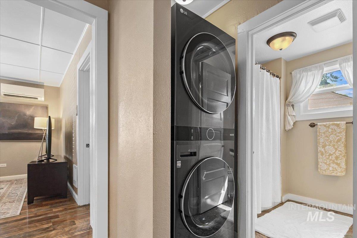 2416 W Ona St, Boise, Idaho 83705, 2 Bedrooms, 1 Bathroom, Residential For Sale, Price $365,000,MLS 98975265