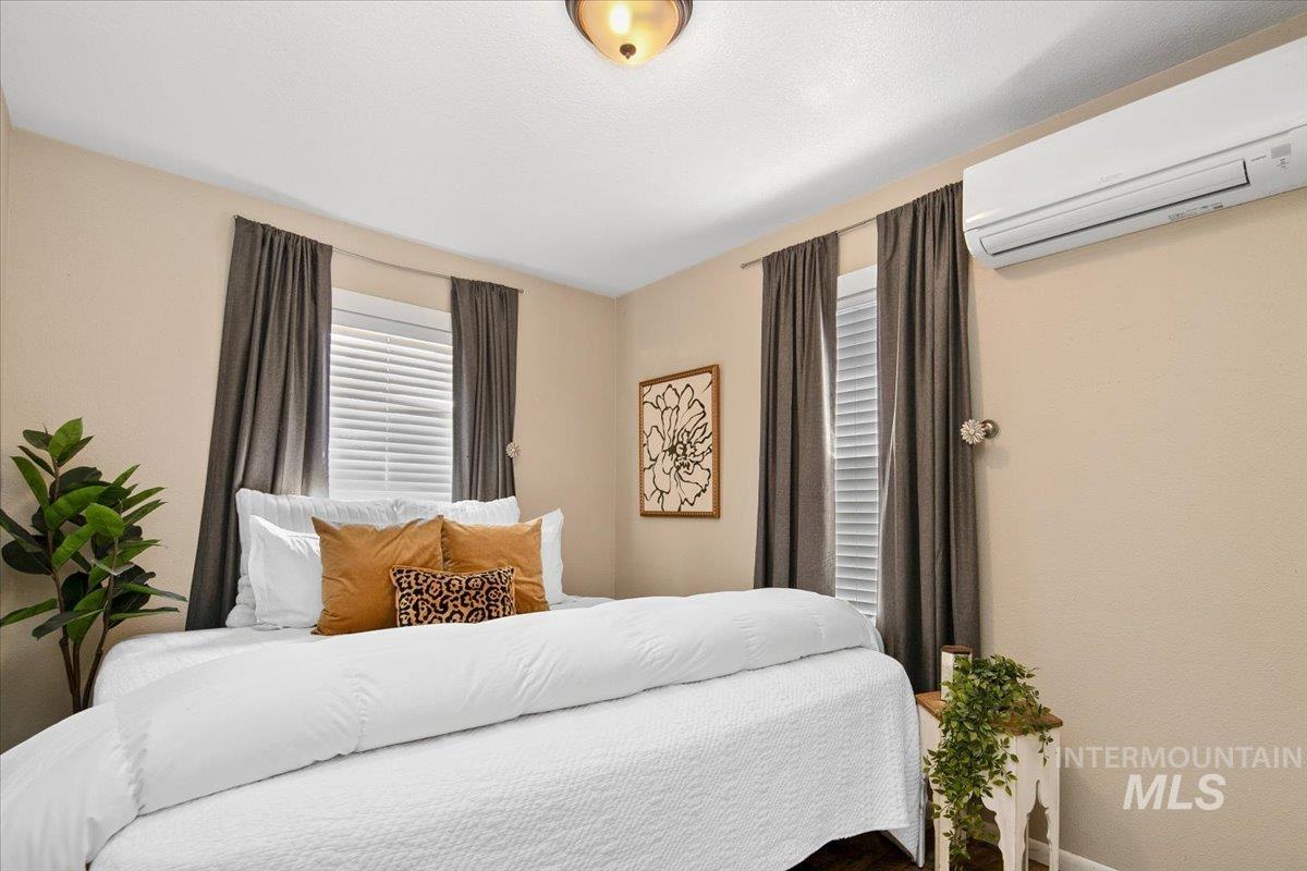 2416 W Ona St, Boise, Idaho 83705, 2 Bedrooms, 1 Bathroom, Residential For Sale, Price $365,000,MLS 98975265