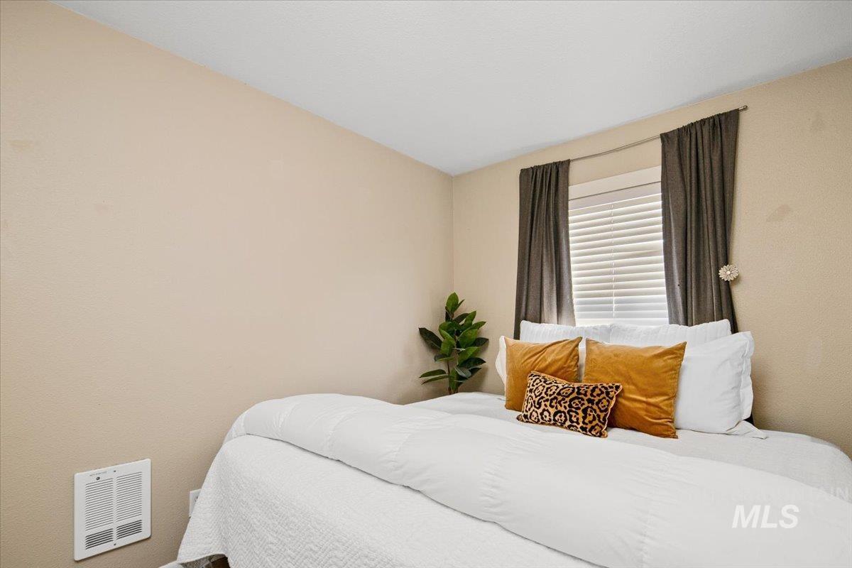 2416 W Ona St, Boise, Idaho 83705, 2 Bedrooms, 1 Bathroom, Residential For Sale, Price $365,000,MLS 98975265