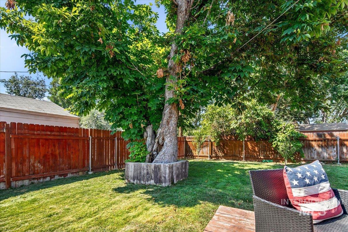 2416 W Ona St, Boise, Idaho 83705, 2 Bedrooms, 1 Bathroom, Residential For Sale, Price $365,000,MLS 98975265