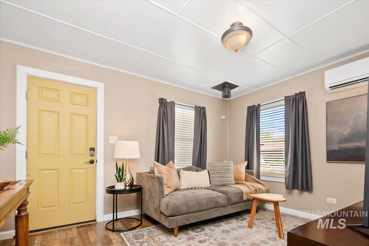 2416 W Ona St, Boise, Idaho 83705, 2 Bedrooms, 1 Bathroom, Residential For Sale, Price $365,000,MLS 98975265