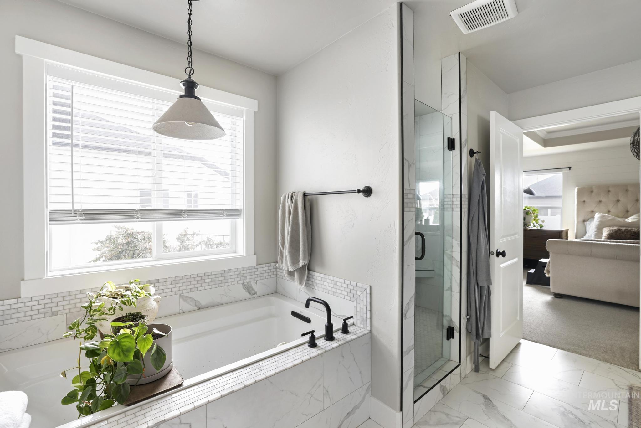 764 Midnight Sun Loop, Twin Falls, Idaho 83301, 6 Bedrooms, 3 Bathrooms, Residential For Sale, Price $760,000,MLS 98975266