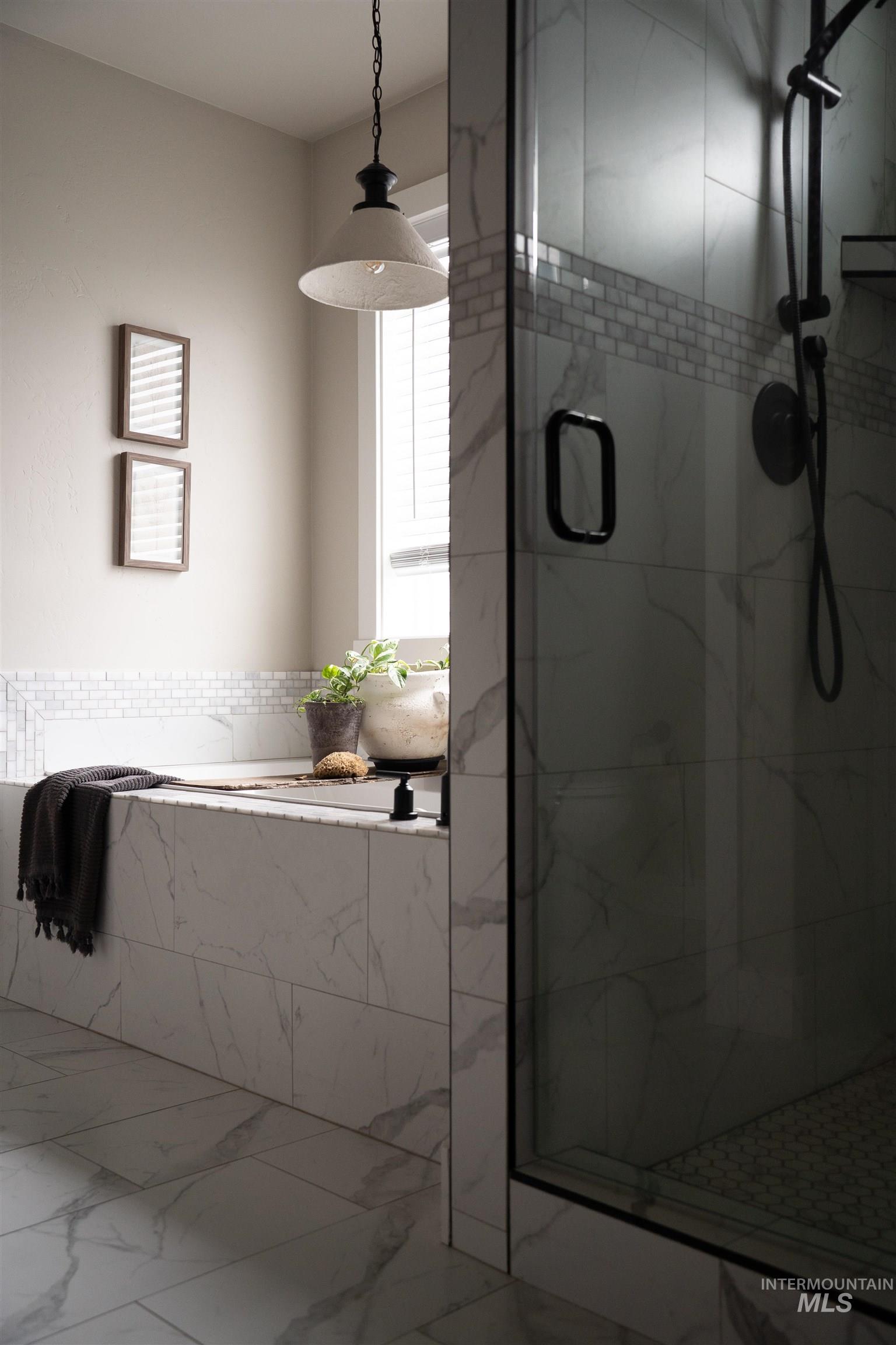 764 Midnight Sun Loop, Twin Falls, Idaho 83301, 6 Bedrooms, 3 Bathrooms, Residential For Sale, Price $760,000,MLS 98975266