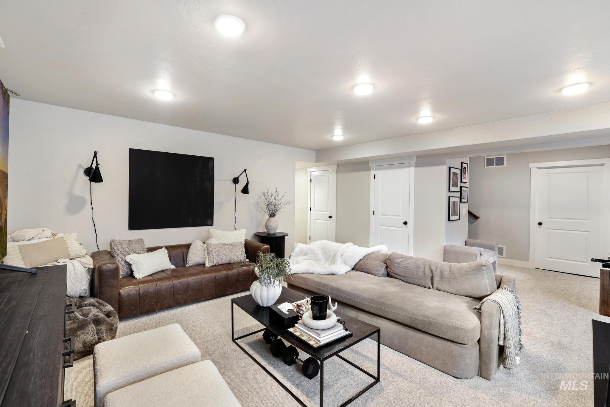 764 Midnight Sun Loop, Twin Falls, Idaho 83301, 6 Bedrooms, 3 Bathrooms, Residential For Sale, Price $760,000,MLS 98975266