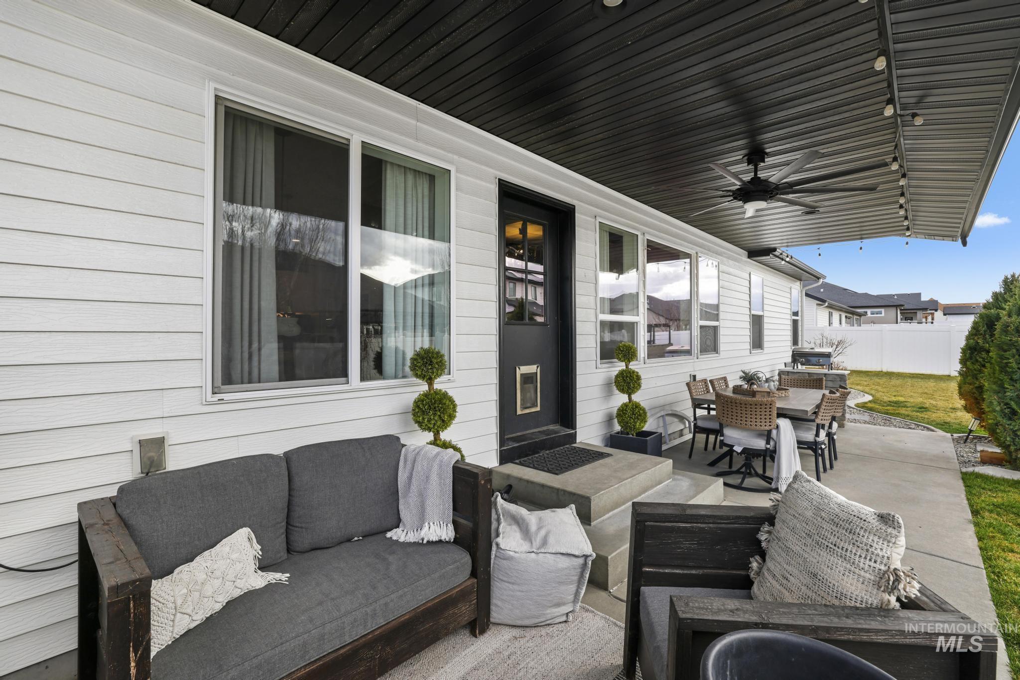 764 Midnight Sun Loop, Twin Falls, Idaho 83301, 6 Bedrooms, 3 Bathrooms, Residential For Sale, Price $760,000,MLS 98975266