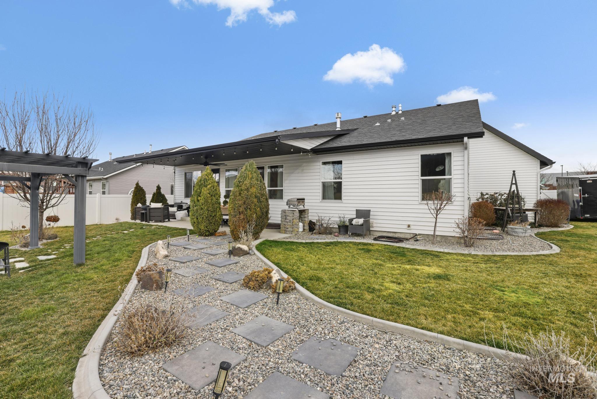 764 Midnight Sun Loop, Twin Falls, Idaho 83301, 6 Bedrooms, 3 Bathrooms, Residential For Sale, Price $760,000,MLS 98975266