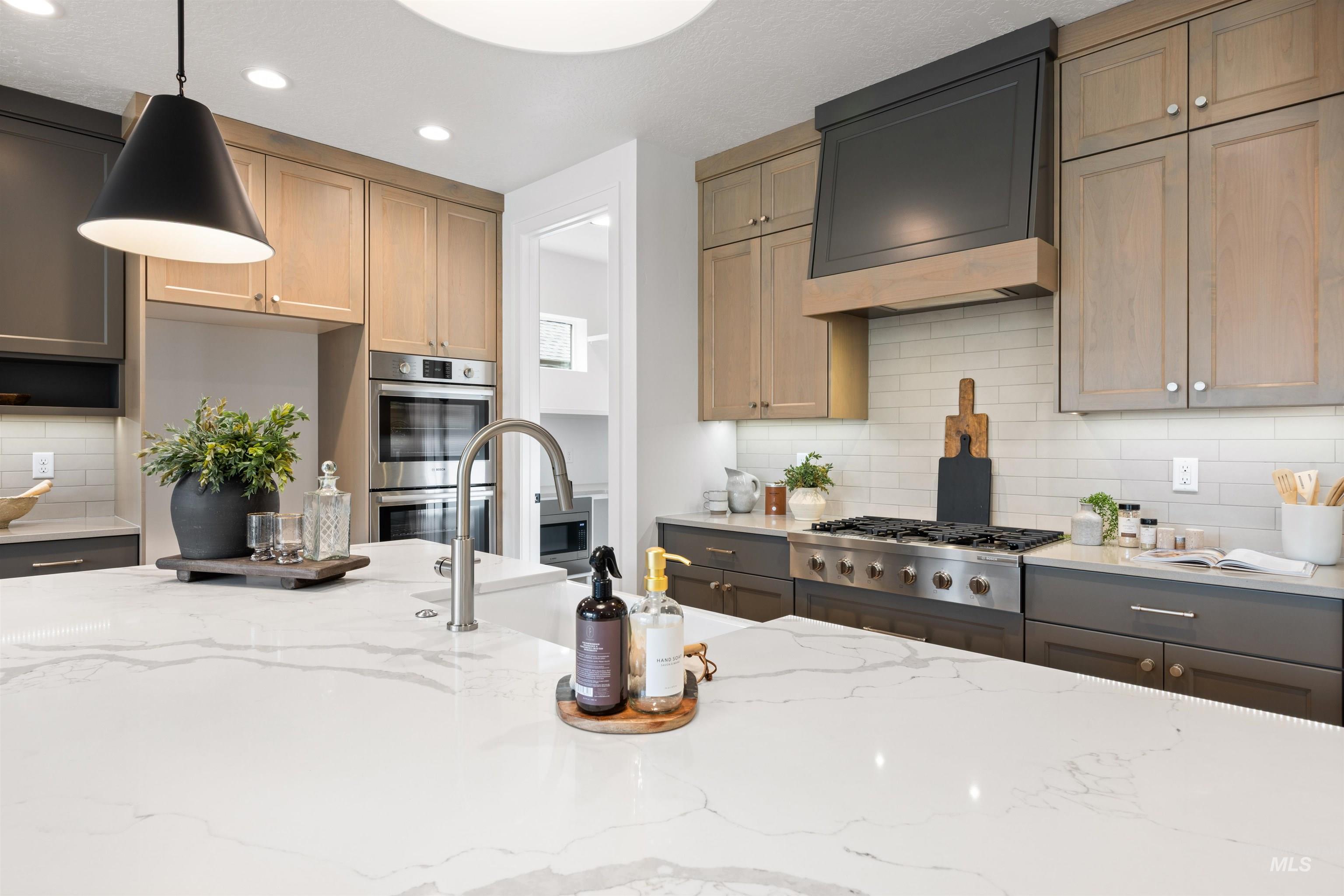 294 N Hunter Creek Ave, Eagle, Idaho 83616, 3 Bedrooms, 3 Bathrooms, Residential For Sale, Price $1,149,500,MLS 98975272