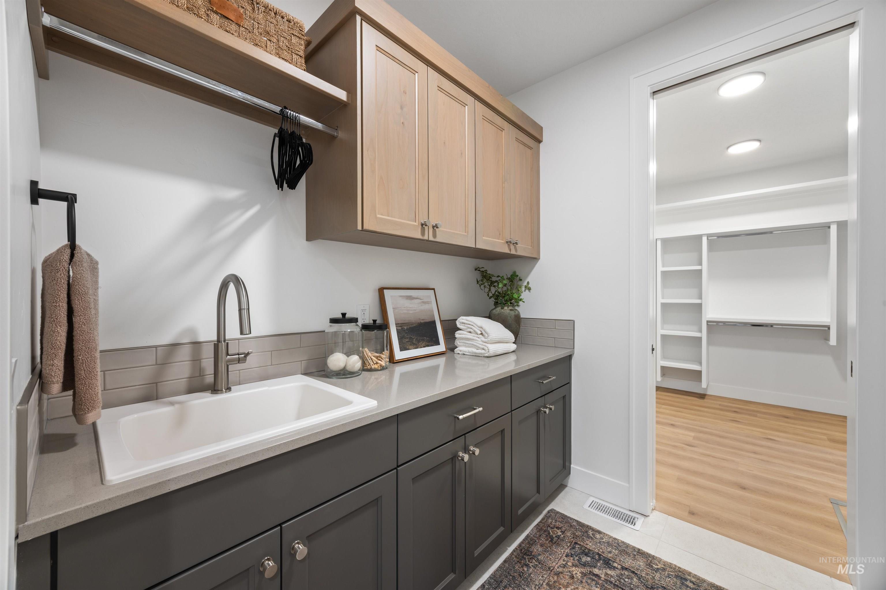 294 N Hunter Creek Ave, Eagle, Idaho 83616, 3 Bedrooms, 3 Bathrooms, Residential For Sale, Price $1,149,500,MLS 98975272