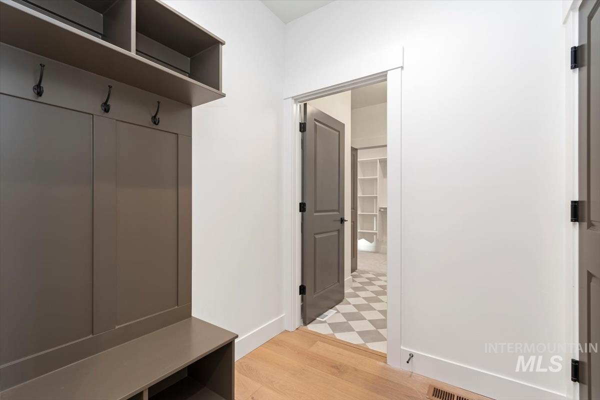 11049 W Lahinch Ln, Kuna, Idaho 83634-0000, 3 Bedrooms, 2 Bathrooms, Residential For Sale, Price $584,880,MLS 98975275