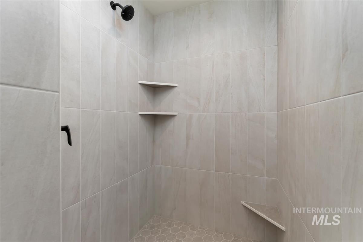 11049 W Lahinch Ln, Kuna, Idaho 83634-0000, 3 Bedrooms, 2 Bathrooms, Residential For Sale, Price $584,880, 98975275